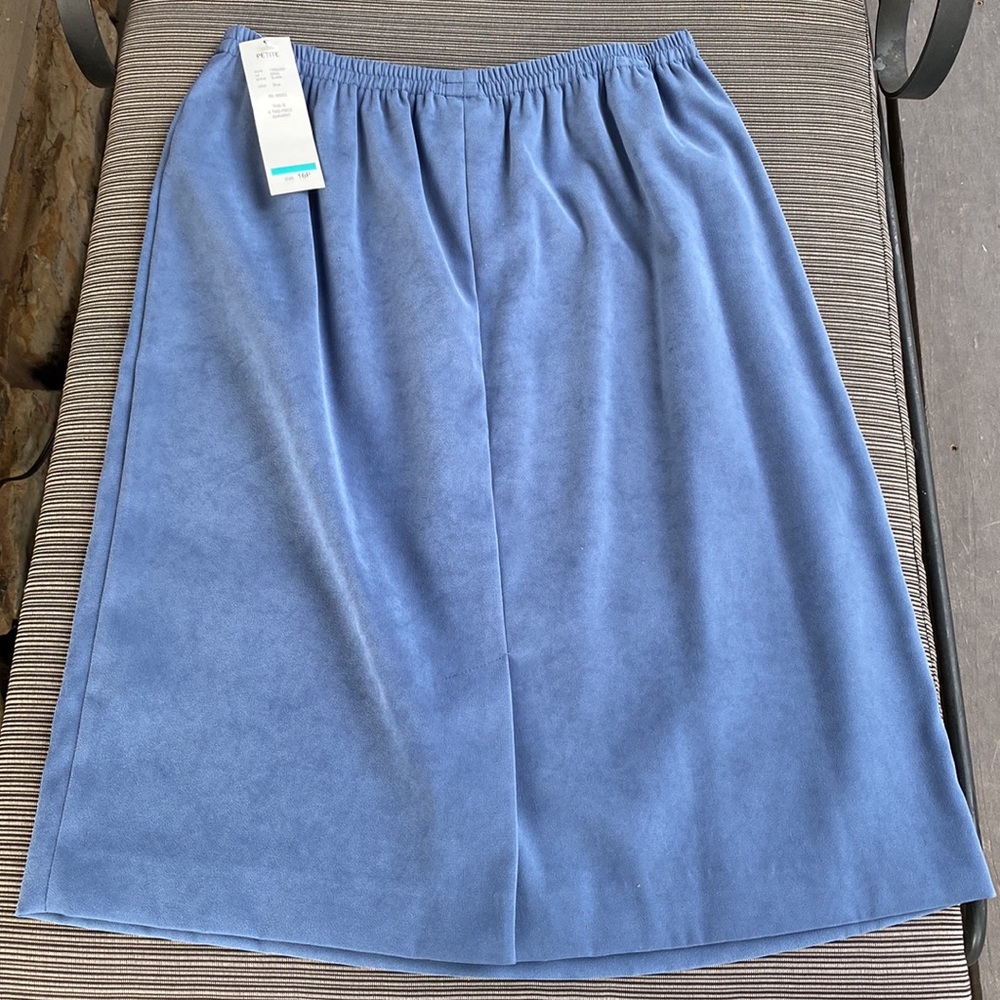 NEW Leslie Fay blue skirt with elastic waist suede type fabric 16P